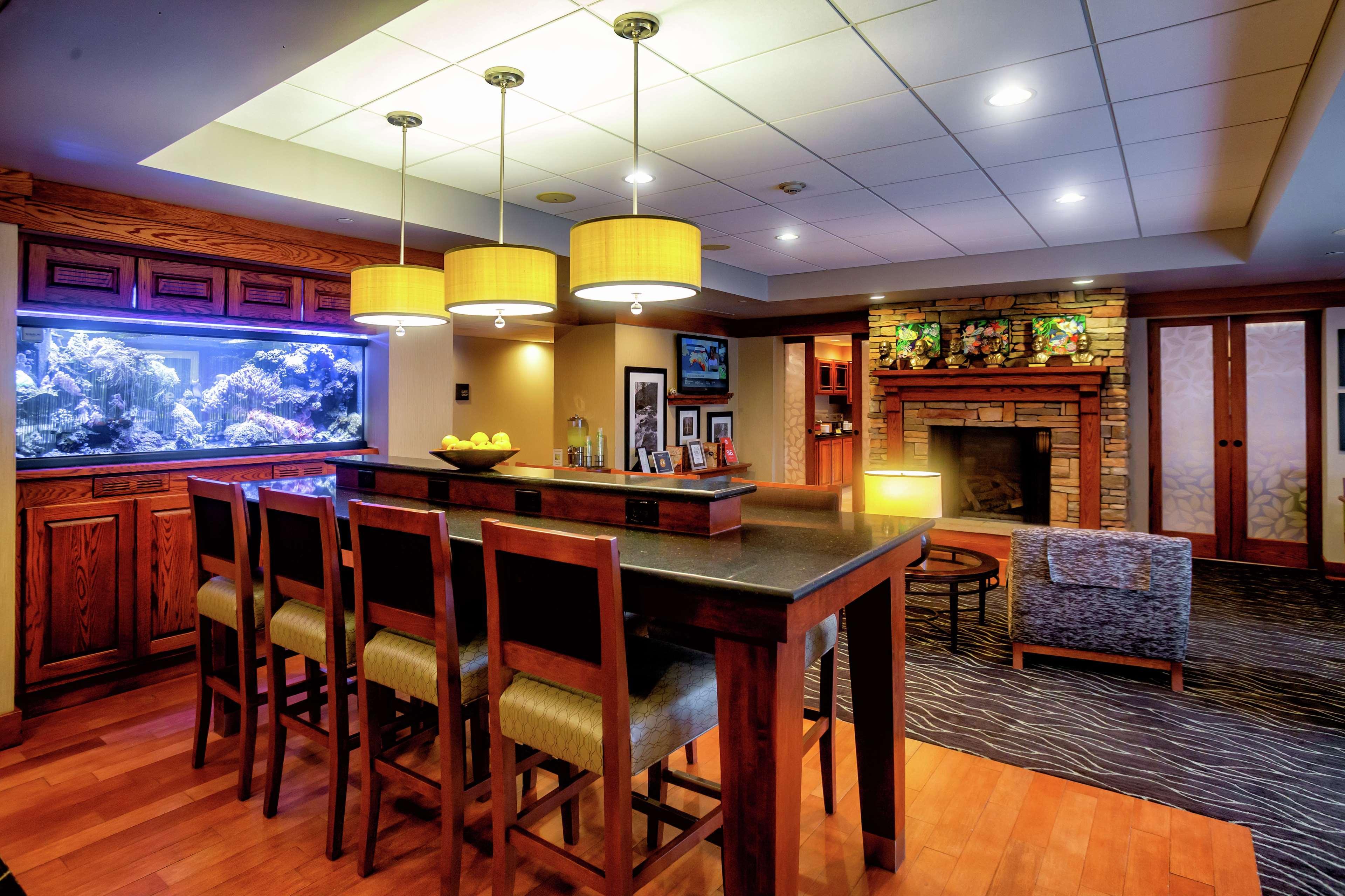 Hampton Inn Wheeling Εξωτερικό φωτογραφία